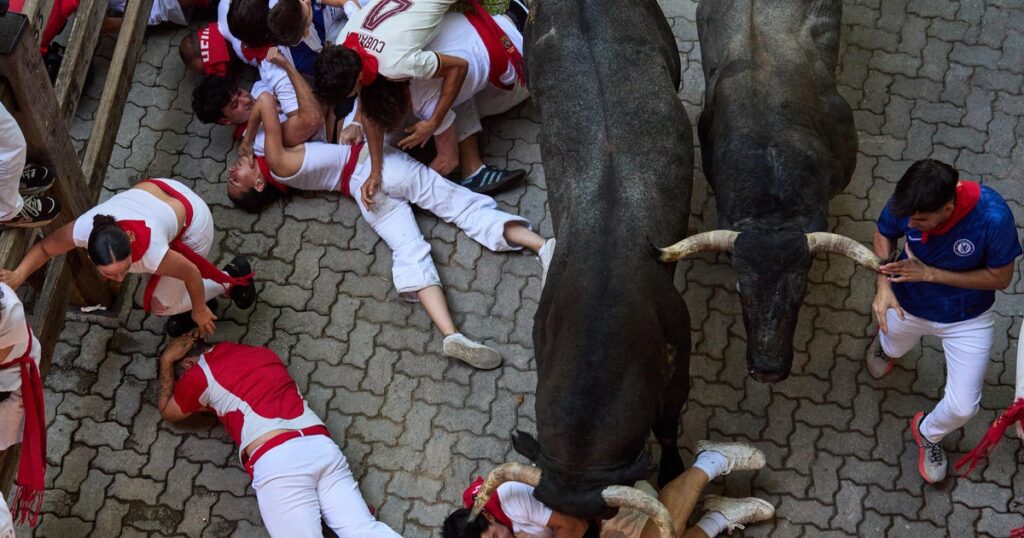 Bull gores runner in the face at Spain’s San Fermin bull run festival, 12 others hurt Bull gores runner in the face at Spain's San Fermin bull run festival, 12 others hurt