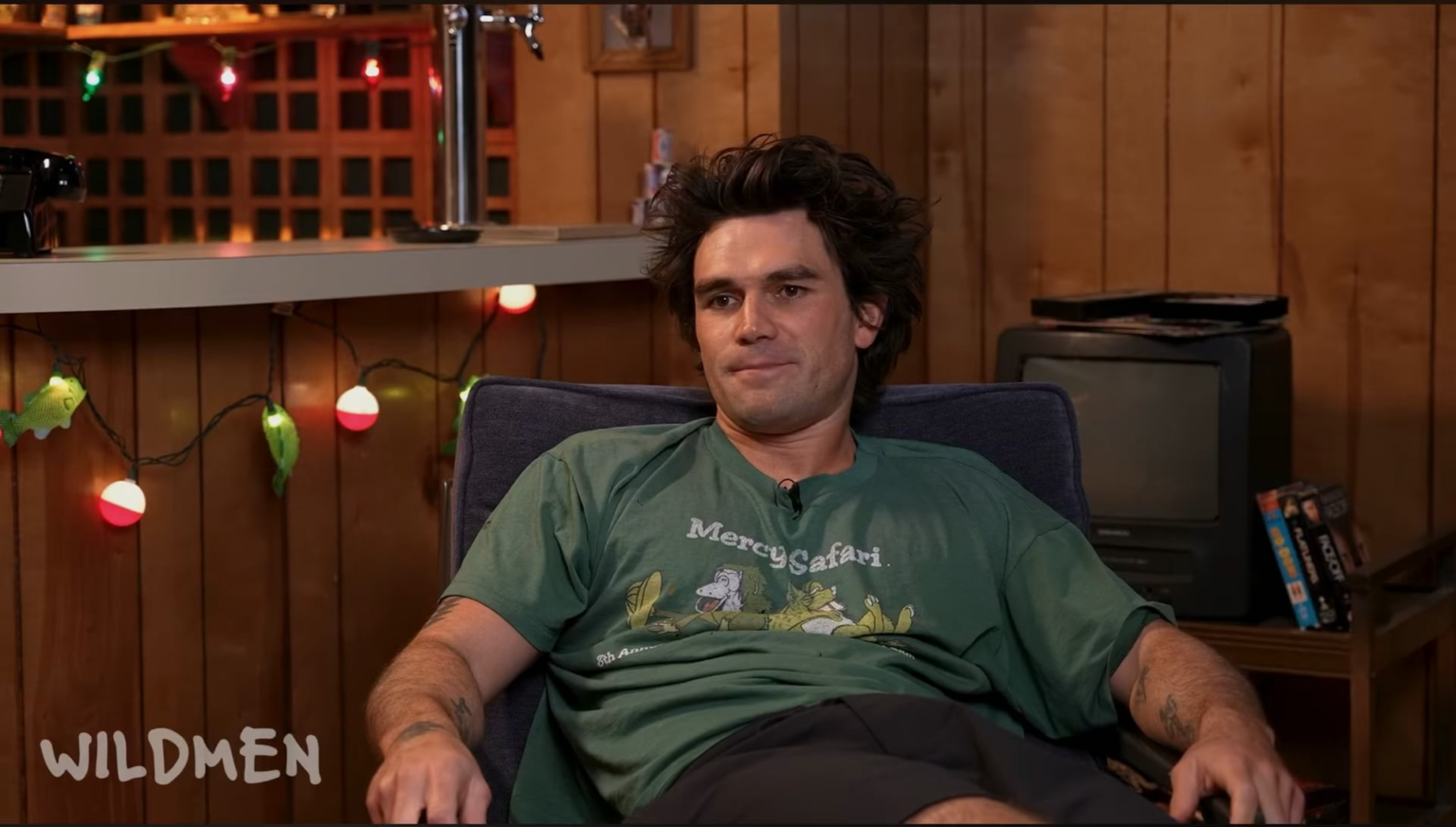KJ Apa talks about his relationship with eating and his eating disorder during ‘Riverdale’. He talks about the time when he binged a bunch of McDonald’s, threw it up, pissed on some of it, then ate the remainder that wasn’t covered in pee
