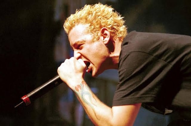 On this day,9 years ago,Chester Bennington of Linkin Park passed away from suicide.And a heavenly birthday to Chris Cornell of Soundgarden.