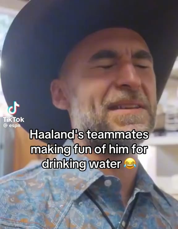 Norwegian World Cup star Erling Haaland teammates make fun of him for ordering water “They complain when I order this, but when I score the goals then they zip it up.”
