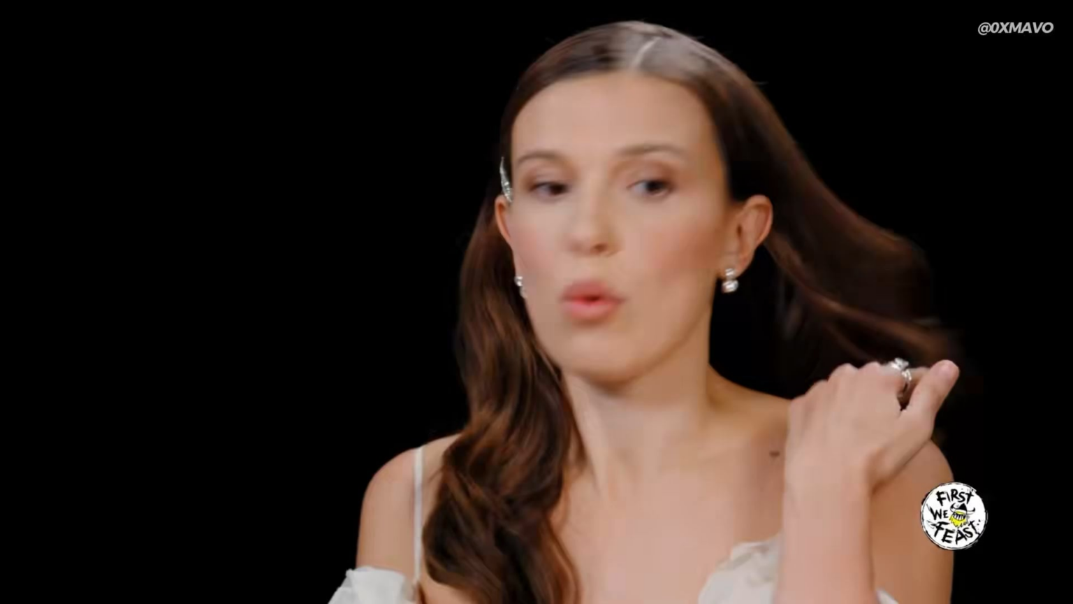 Millie Bobby Brown says she got food shamed on the Stranger Things set for eating something from England: “They’d be like, ‘mate, what the f*ck are you eating?’… it’s like you live in the 1800s. I would hide in a corner because they’d be like, ‘what is that?’” Millie Bobby Brown says she got food shamed on the Stranger Things set for eating something from England: “They’d be like, ‘mate, what the f*ck are you eating?’… it’s like you live in the 1800s. I would hide in a corner because they’d be like, ‘what is that?’”
