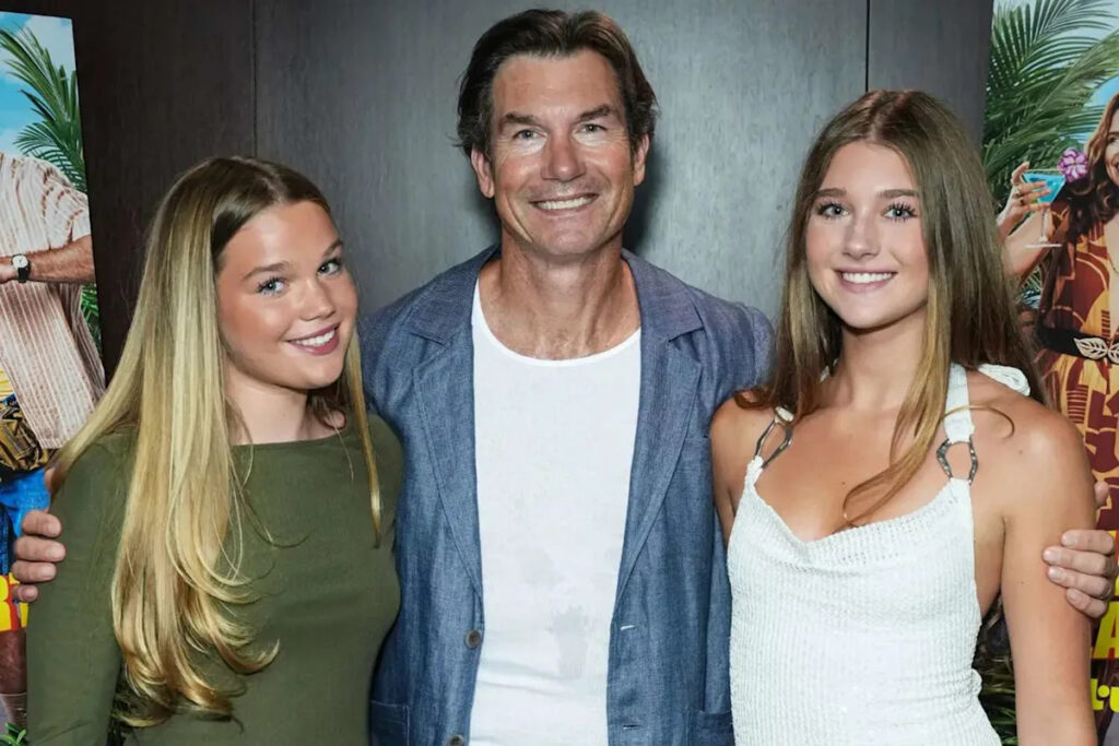 Jerry O’Connell Shocks Fans with Photo of His and Rebecca Romijn’s Twin Daughters Jerry O'Connell Shocks Fans with Photo of His and Rebecca Romijn's Twin Daughters
