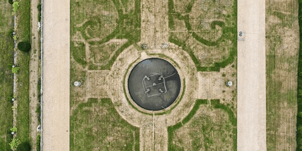 Chatsworth Estate: Lost 17th century garden revealed after Britain's record-breaking heatwave