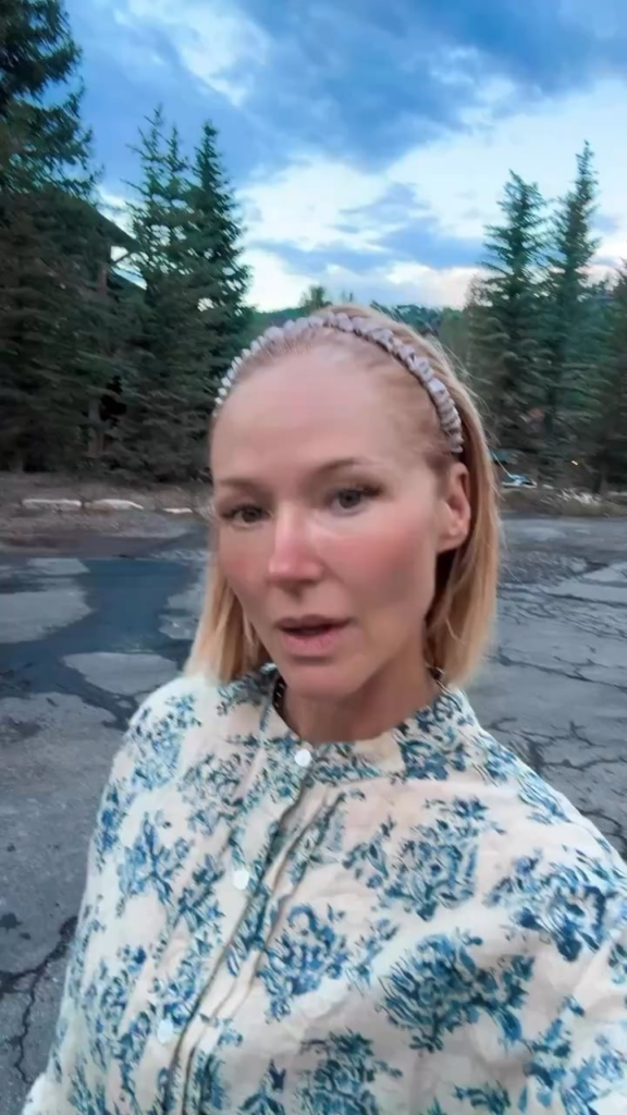 “I don’t know who needs to hear this, but if you are a woman and you put on jeans today and you feel like you deserve a high-five for putting jeans on. You do deserve a high-five. High-five bitch.” Jewel