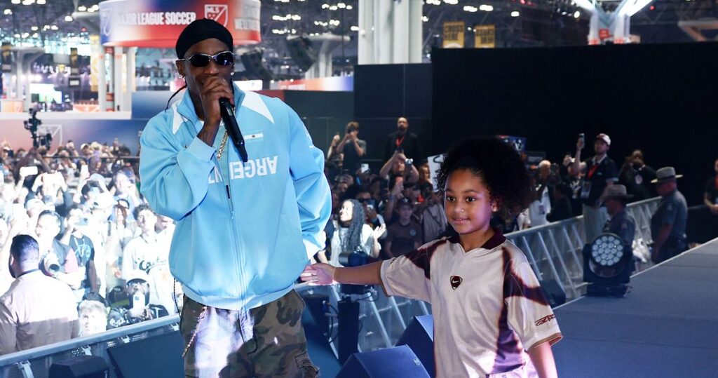 Stormi Performed With Travis Scott at Fanatics Fest Stormi Performed With Travis Scott at Fanatics Fest