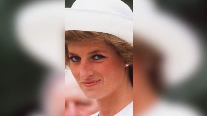 Princess Diana married Prince Charles when she was 20 years old.MEGA