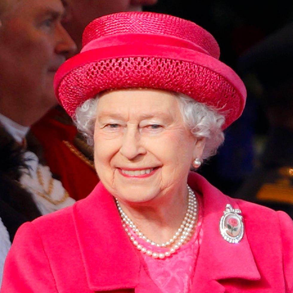 london, united kingdom november 05: (embargoed for publication in uk newspapers until 48 hours after create date and time) queen elizabeth ii attends the ceremonial welcome for the president of the republic of korea, park geun hye at horse guards parade on november 5, 2013 in london, england. the president of the republic of korea park geun hye is on a state visit to the uk from november 5 7. (photo by max mumby/indigo/getty images)