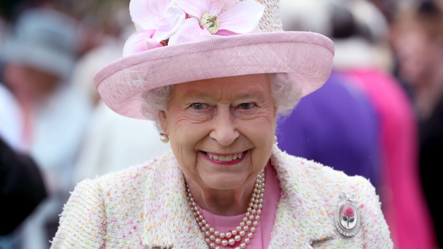 Queen Elizabeth’s non-negotiable summer rule kept her bedroom cool Queen Elizabeth's non-negotiable summer rule kept her bedroom cool