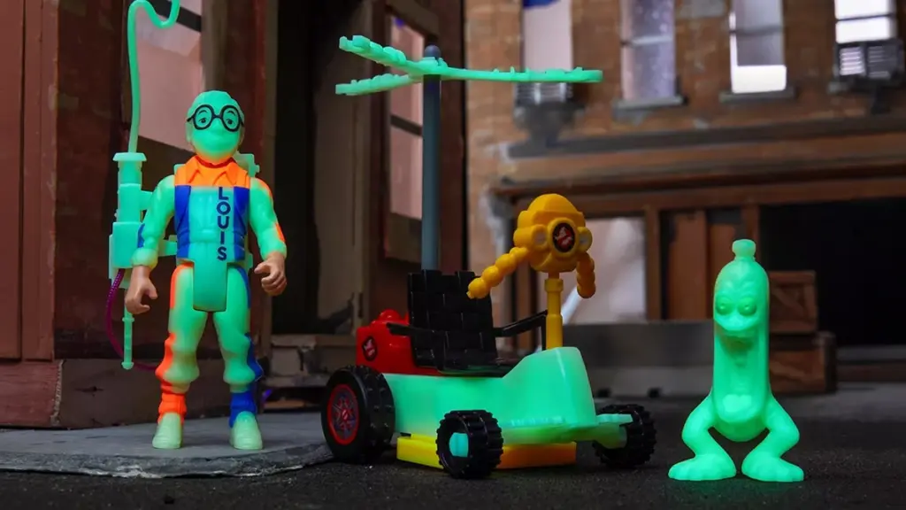 Hasbro Confirms Online Release Date for The Real Ghostbusters Ecto-Glow Glow Copter