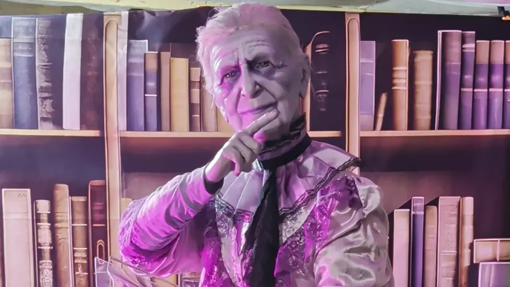 Ghostbusters Fan Builds Life-Size Animatronic Library Ghost Ghostbusters Fan Builds Life-Size Animatronic Library Ghost