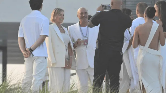 Celebrities Bring the Glam to Michael Rubin’s White Party Apple App Store