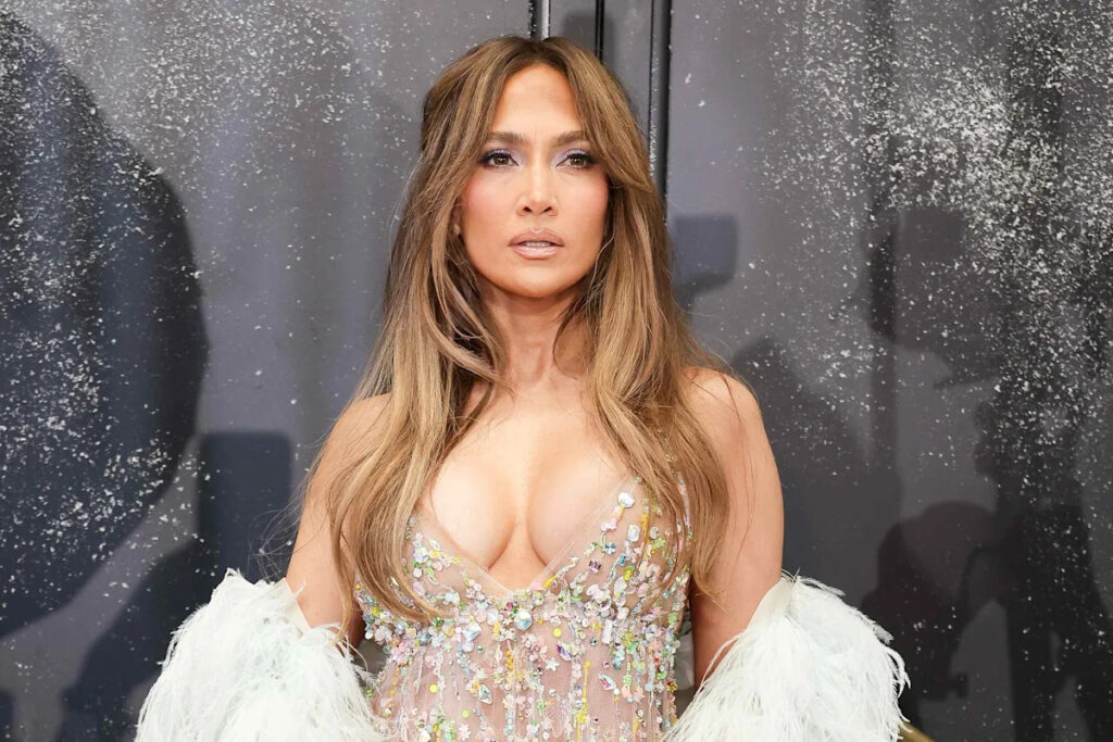 Jennifer Lopez’s Sculptural White Dress Is Unlike Anything She’s Ever Worn Before Jennifer Lopez’s Sculptural White Dress Is Unlike Anything She’s Ever Worn Before