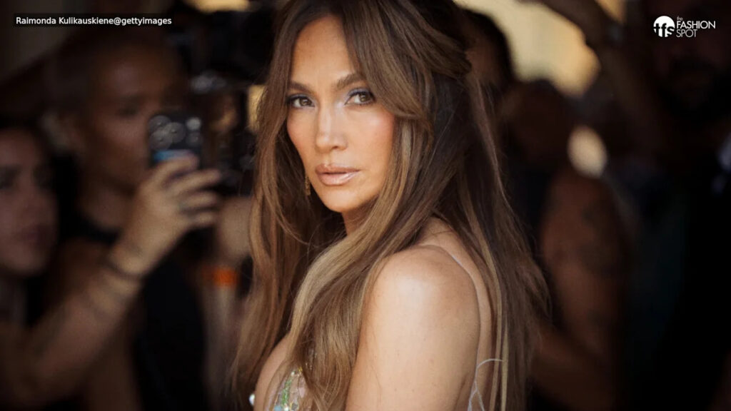 Jennifer Lopez’s Zimmermann Top Comes With Plunging Cutout & Bra Flash Jennifer Lopez’s Zimmermann Top Comes With Plunging Cutout & Bra Flash