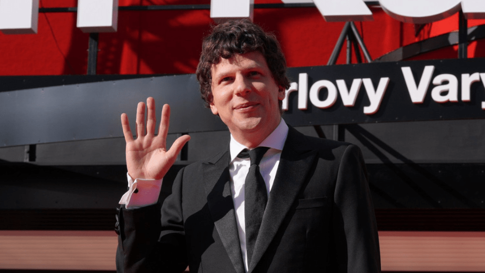 Jesse Eisenberg Says He Doesn’t ‘Want to Be Associated’ With Mark Zuckerberg: ‘If This Guy Is the Creator of This World, I Don’t Want to Live in That World’
