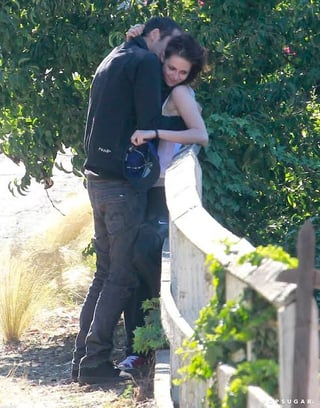 Fourteen years ago, US Weekly publishes photos of Kristen Stewart with 'Snow White and the Huntsman' director Rupert Sanders