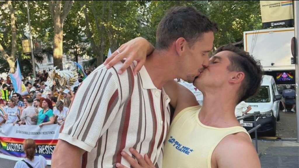 Spain’s only out player in men’s pro soccer is happily married and feels ‘completely free’
