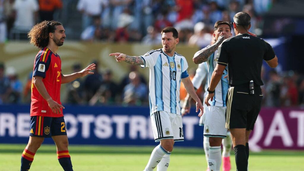 Wayne Rooney Calls Out Lionel Messi For Trying to Get Marc Cucurella Sent Off In the World Cup Final