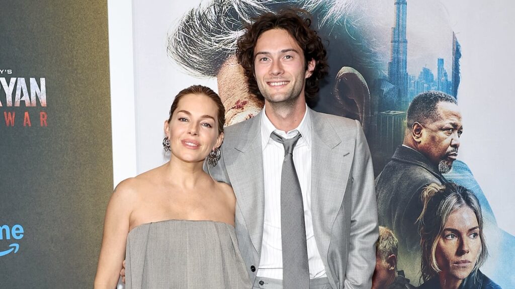 Sienna Miller Shares First Photos of Her New Baby with Partner Oli Green – Just Jared – Celebrity News and Gossip Sienna Miller Shares First Photos of Her New Baby with Partner Oli Green - Just Jared - Celebrity News and Gossip