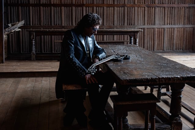 BLACK SABBATH Legend TONY IOMMI Announces New Solo Album ‘From The Dark’ BLABBERMOUTH.NET