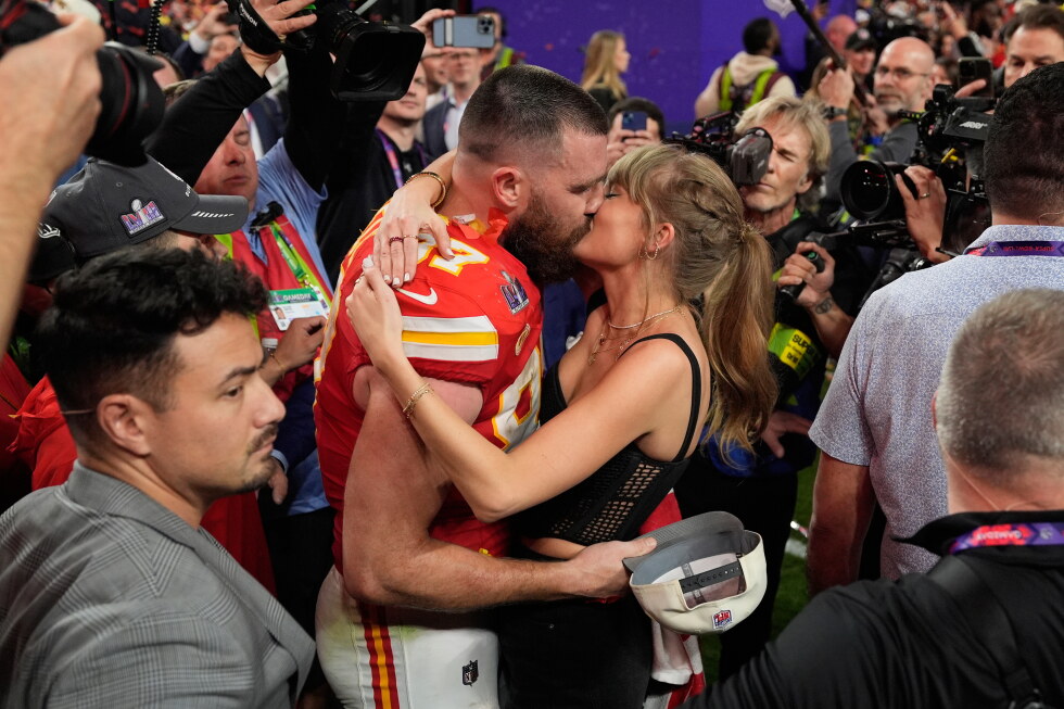 Taylor Swift and Travis Kelce, from friendship bracelets to wedding rings Taylor Swift and Travis Kelce, from friendship bracelets to wedding rings
