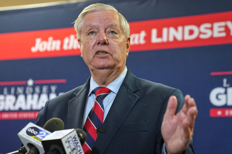 Lindsey Graham dies after unexpected illness, his office says Lindsey Graham dies after unexpected illness, his office says