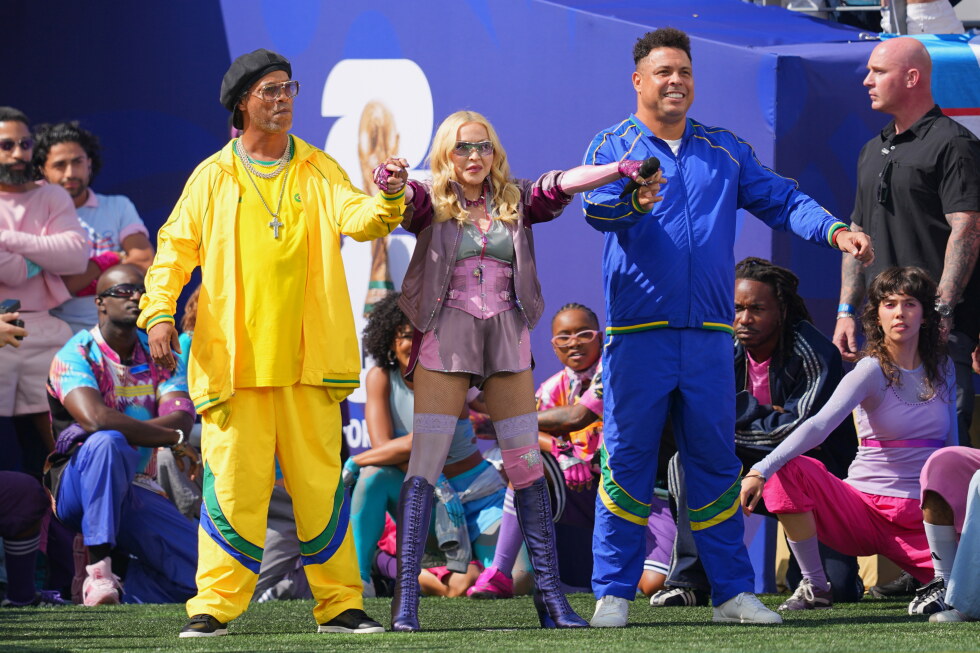 World Cup final performances span Shakira, Tom Cruise and Muppets World Cup final performances span Shakira, Tom Cruise and Muppets