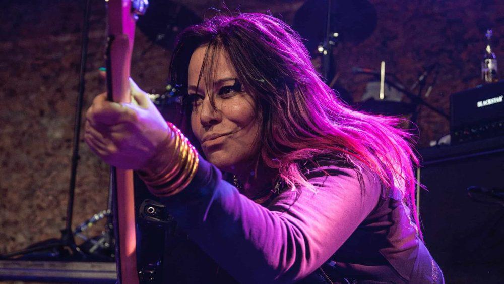 Jennifer Finch, L7 Bassist and Tireless Indie-Rock Champion, Dies After Battle With Brain Cancer