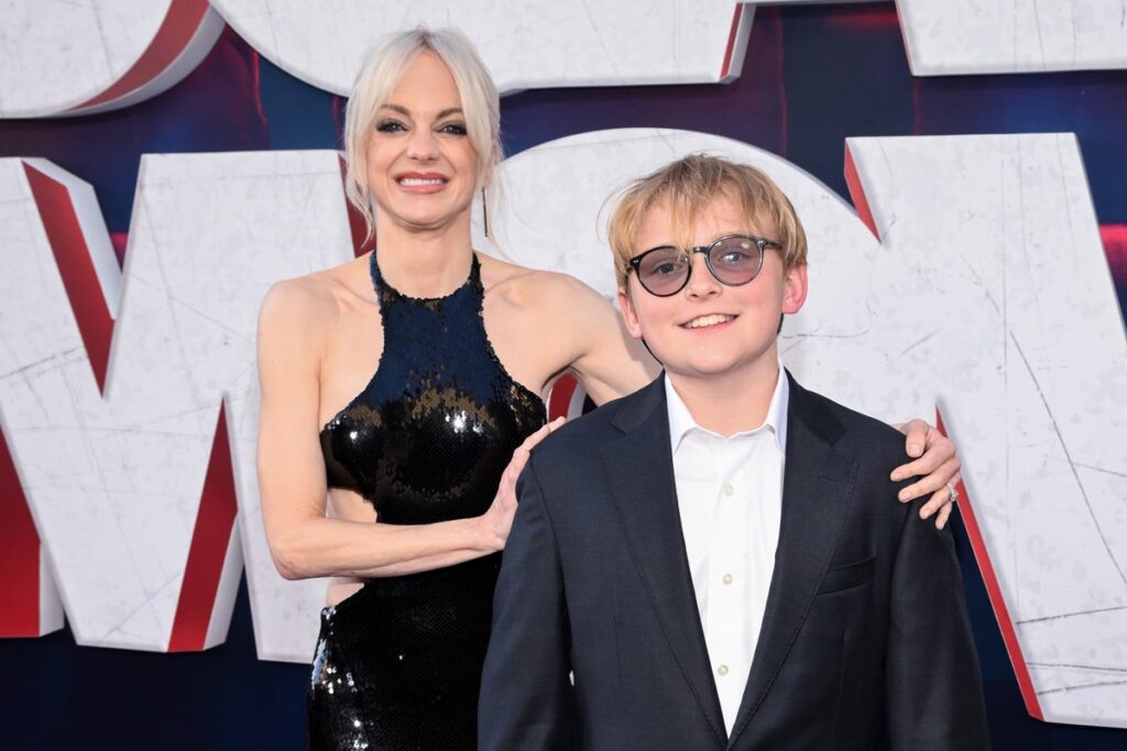 Anna Faris says she tries to ‘challenge’ her religious, pro-life son she shares with ex Chris Pratt Anna Faris says she tries to ‘challenge’ her religious, pro-life son she shares with ex Chris Pratt