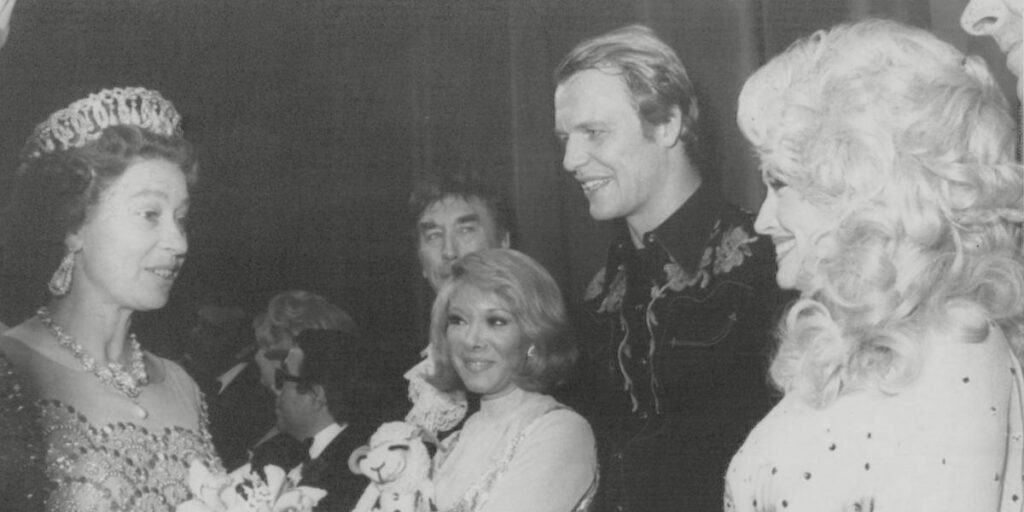 When Dolly Parton Met Queen Elizabeth When Dolly Parton Met Queen Elizabeth