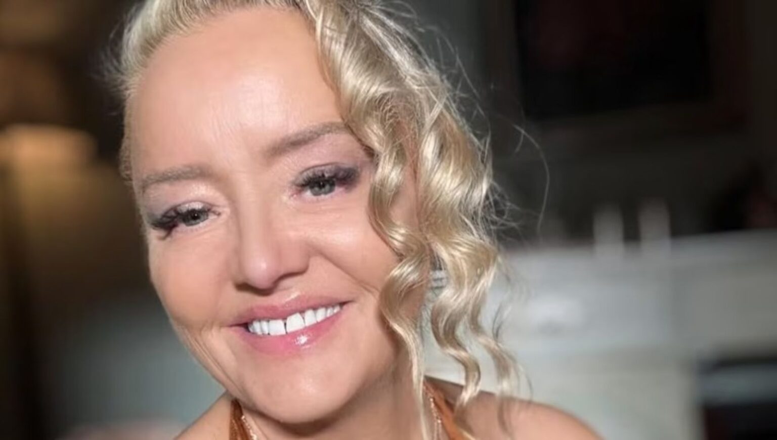 Actress Lucy Davis ‘grateful’ for fans’ support after incurable cancer diagnosis Actress Lucy Davis 'grateful' for fans' support after incurable cancer diagnosis