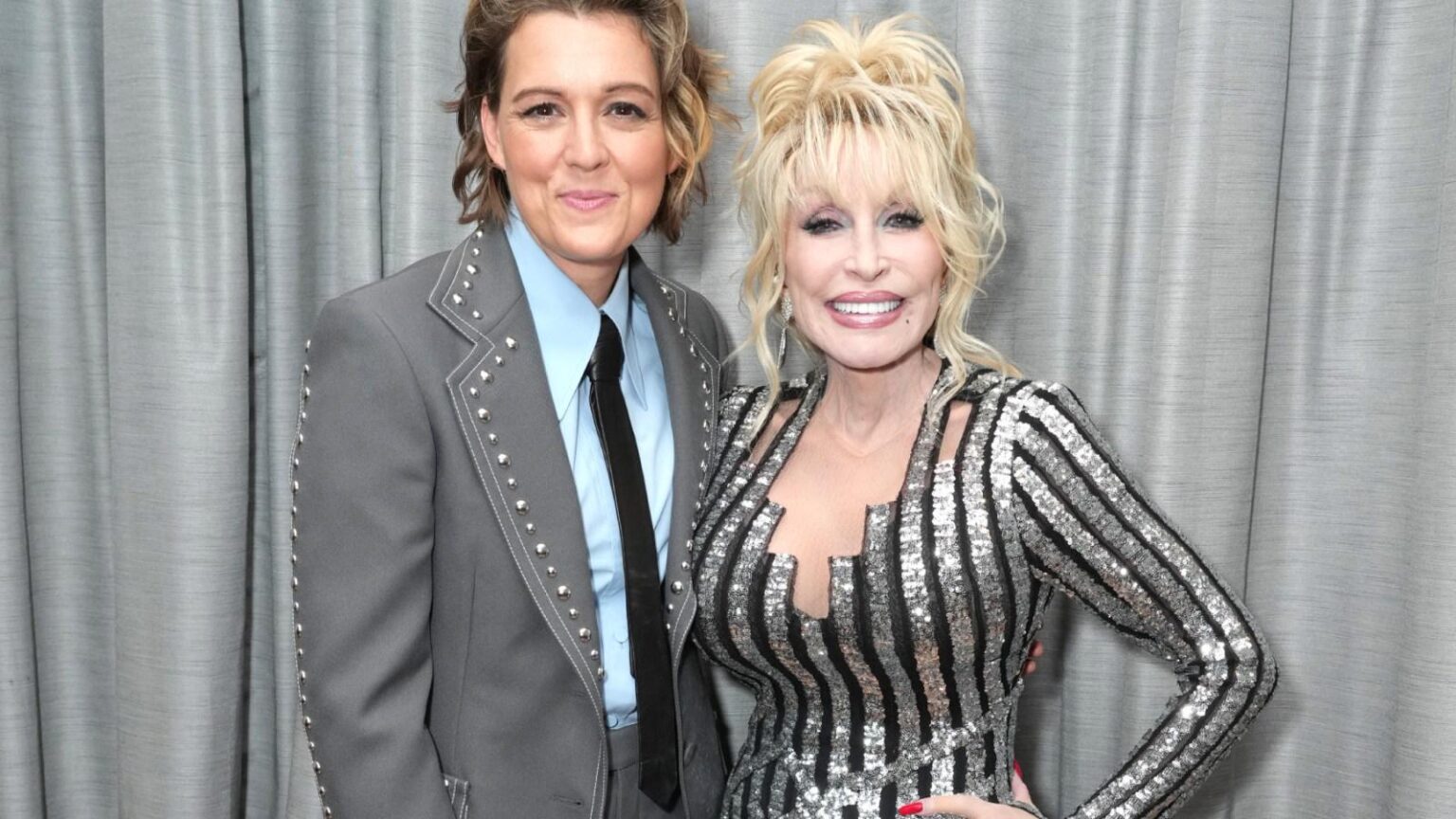 Brandi Carlile on Dolly Parton: ‘She Took a Risk and Accepted Me for Being Gay’ Brandi Carlile on Dolly Parton: 'She Took a Risk and Accepted Me for Being Gay'