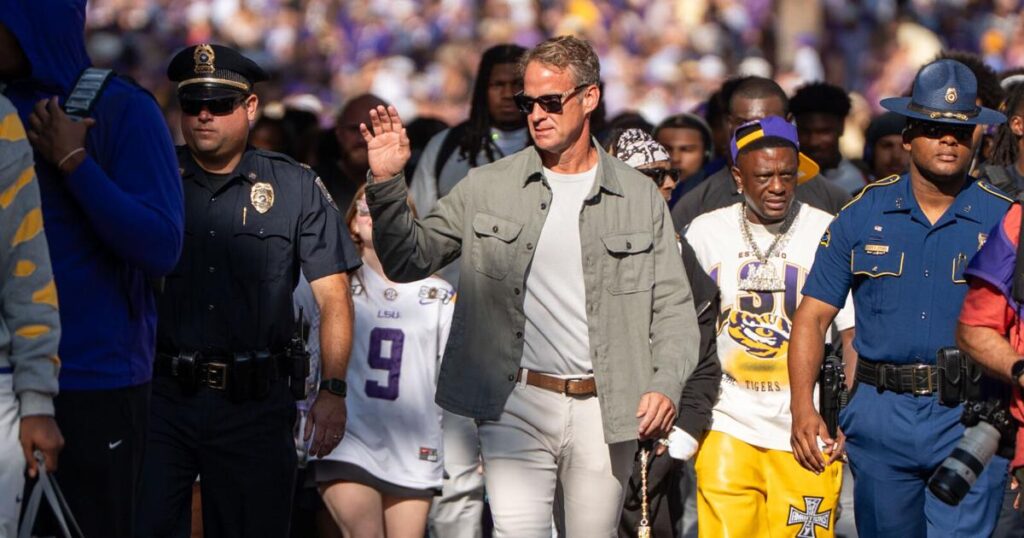 Lil Wayne, Boosie join Lane Kiffin pregame before LSU Week 2 | LSU