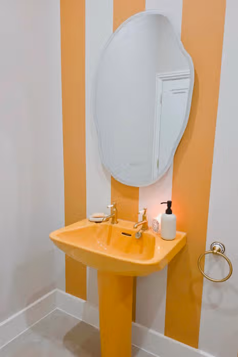 Stacey Solomon's orange bathroom