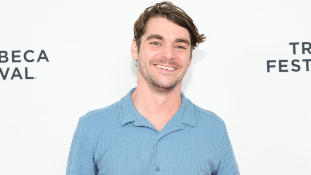 R.J. Mitte’s Manager Posts Emotional Tribute in Wake of Actor’s Suicide R.J. Mitte's Manager Posts Emotional Tribute in Wake of Actor's Suicide
