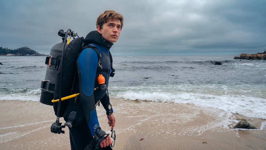 Whalefall First Reactons Austin Abrams as Jay Gardiner in 20th Century Studios' Whalefall.
